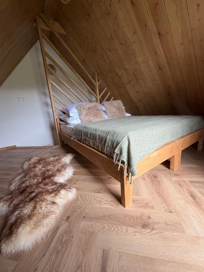 Łóżko pod skosami